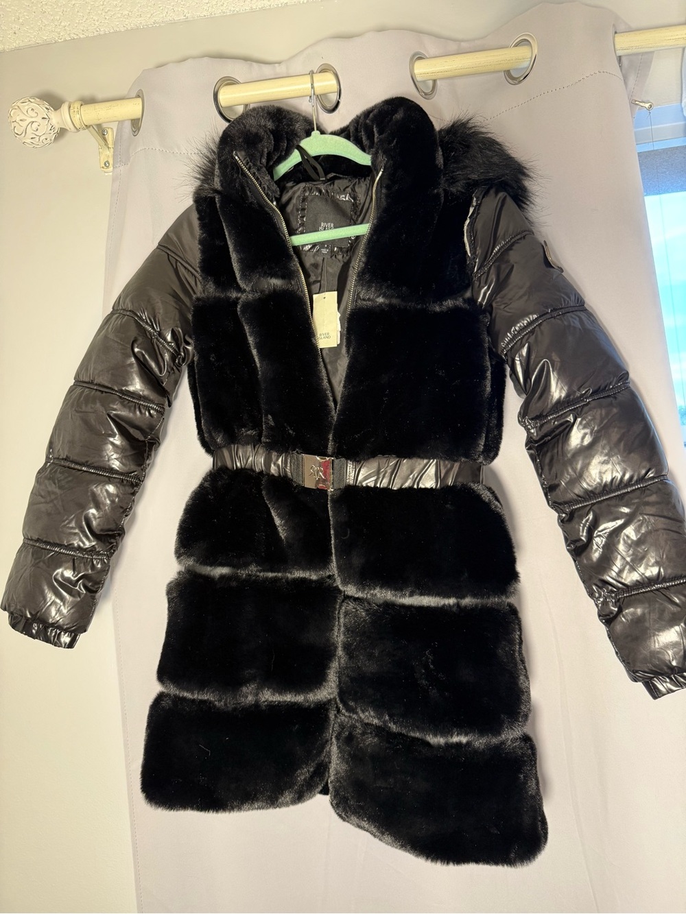 NWT Black River Island Faux Fur Woman’s Puffer Jacket size 8 Hooded